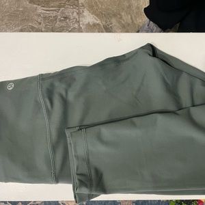 Lululemon Wunder train high rise legging /size 8/ 25”